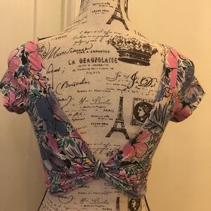 90’s Floral Print Open Back Crop Top